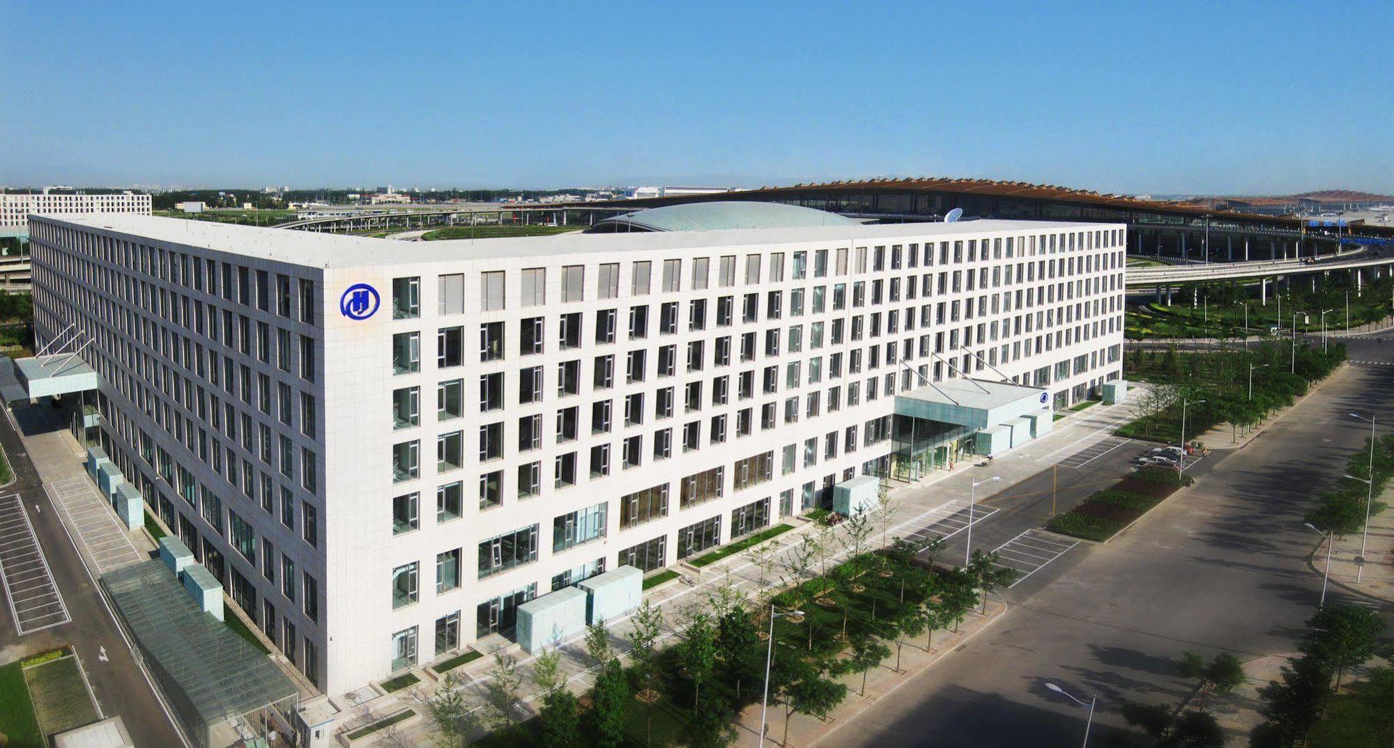 Capital Airport Hotel Beijing Exterior photo